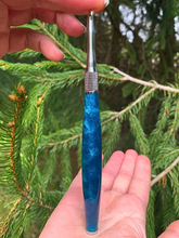 Load image into Gallery viewer, Crochet Handle &amp; Hook Set (Extra Long) - Forget Me Not
