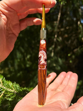 Load image into Gallery viewer, Crochet Handle &amp; Hook Set (Extra Long) - Cocobolo - Brown / White
