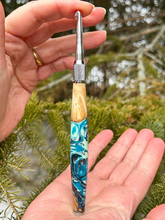 Load image into Gallery viewer, Crochet Handle &amp; Hook Set (Extra Long) - Antarctica
