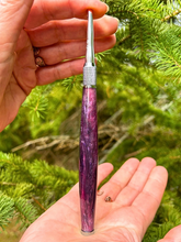 Load image into Gallery viewer, Crochet Handle &amp; Hook Set (Extra Long) - Amethyst Stardust - GLITTER FILLED
