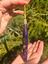 Load image into Gallery viewer, Crochet Handle &amp; Hook Set (Extra Long) - PURPLE Pinecone Speciality
