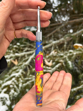 Load image into Gallery viewer, Crochet Handle &amp; Hook Set (Extra Long) - Magenta Blaze
