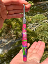 Load image into Gallery viewer, Crochet Handle &amp; Hook Set (Extra Long) - Strawberry Dacquiri
