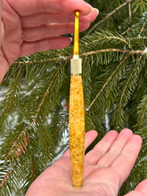 Load image into Gallery viewer, Crochet Handle &amp; Hook Set (Extra Long) - Box Elder Burl - Yellow
