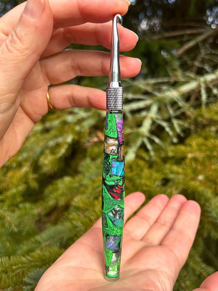 Crochet Handle & Hook Set (Extra Long) - Galapagos Green (2) Mosaic Explosion