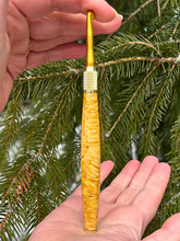 Load image into Gallery viewer, Crochet Handle &amp; Hook Set (Extra Long) - Box Elder Burl - Yellow
