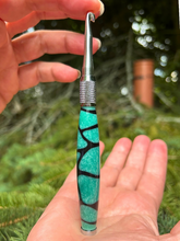 Load image into Gallery viewer, Crochet Handle &amp; Hook Set - COOL MINT GLOW IN THE DARK (Extra short for pencil grippers) Chunky
