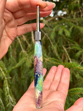 Load image into Gallery viewer, Crochet Handle &amp; Hook Set (Extra Long) - Flower &amp; Feather Speciality Piece (Mixed Beauty)
