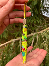 Load image into Gallery viewer, Crochet Handle &amp; Hook Set (Extra Long) - NEON Mosaic Explosion Yellow
