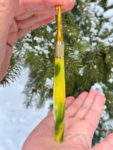 Load image into Gallery viewer, Crochet Handle &amp; Hook Set (Extra Long) - Daffodil
