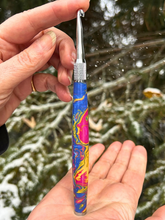 Load image into Gallery viewer, Crochet Handle &amp; Hook Set (Extra Long) - Magenta Blaze
